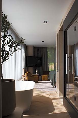 Exclusive Sauna Suite with Spa Access