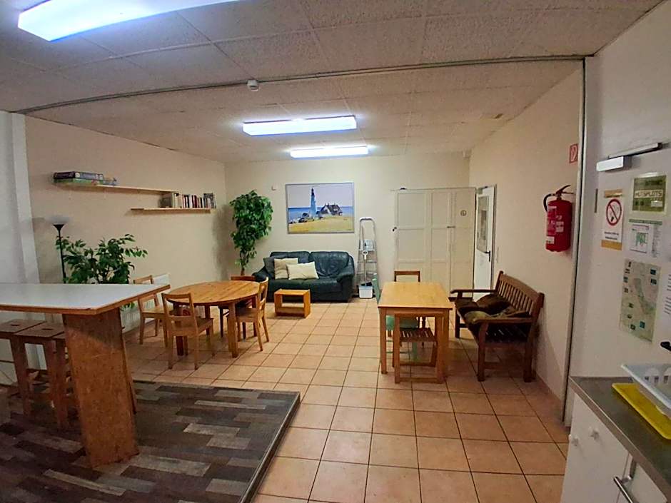 Max Hostel