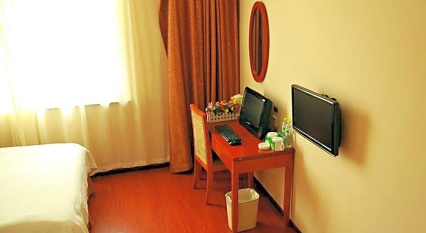 GreenTree Inn Nanjing ZhonGYAnGMEn Railway Station Express Hotel