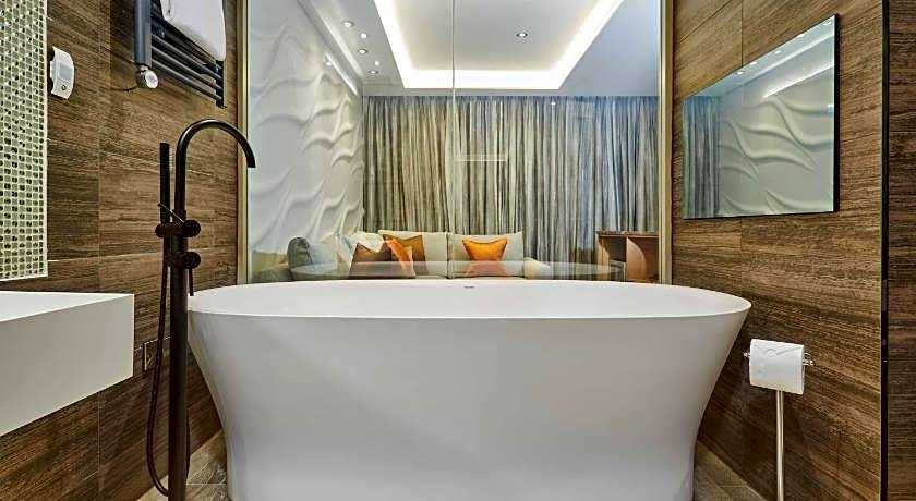 Lion Quays Hotel & Spa