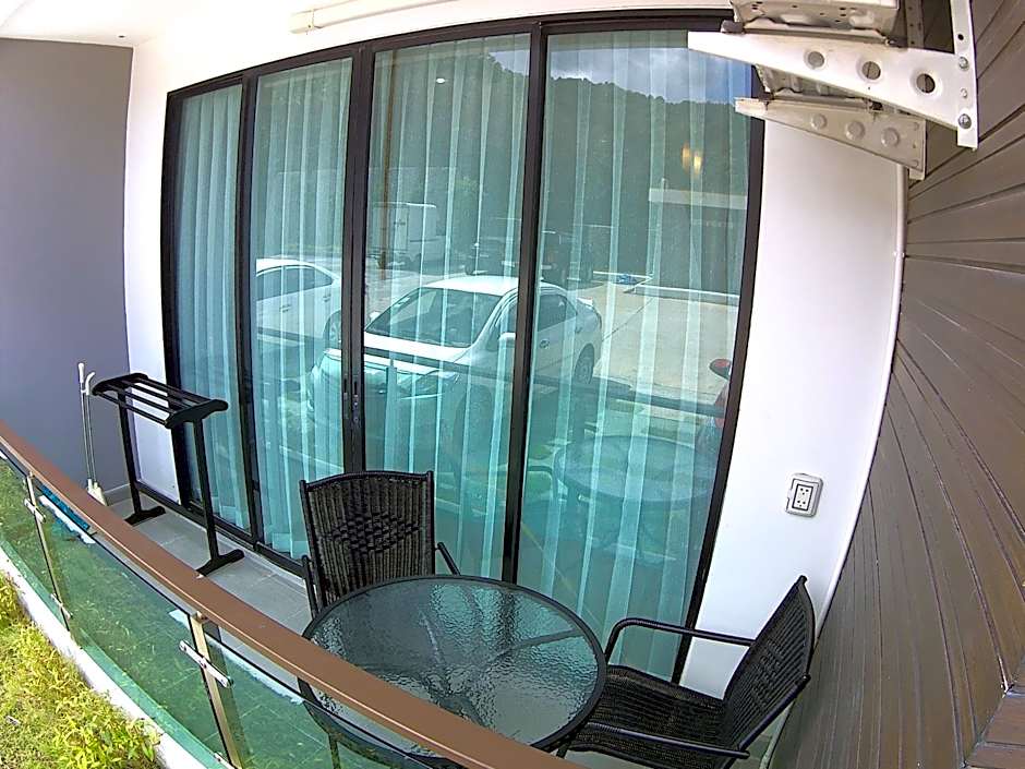 Naithon condominium A-103