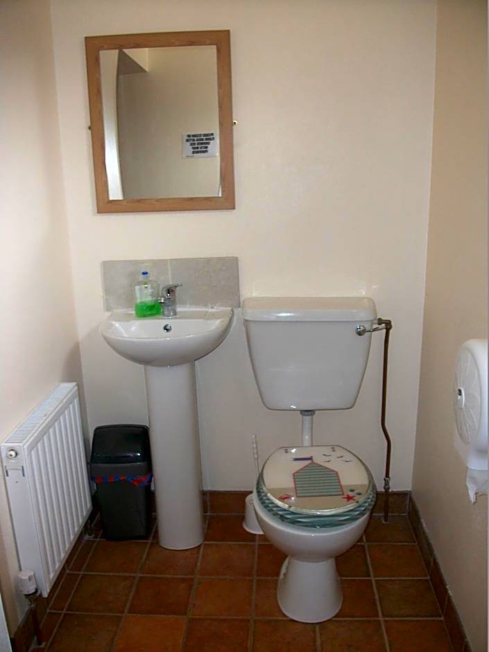 Aille River Tourist Hostel and Campsite Doolin