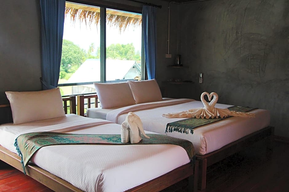 The Noi Guesthouse and Restaurant