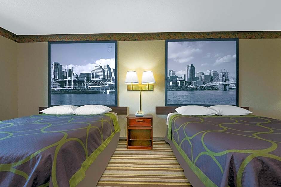 Photo 1 of 2 of 2 Queen Beds, Nonsmoking