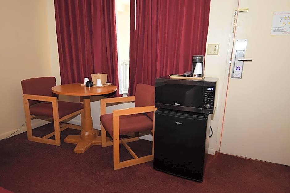 Knights Inn - Oswego, NY