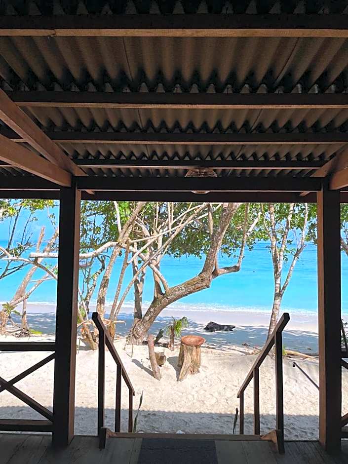 Sunset Surfing Villas Mentawai