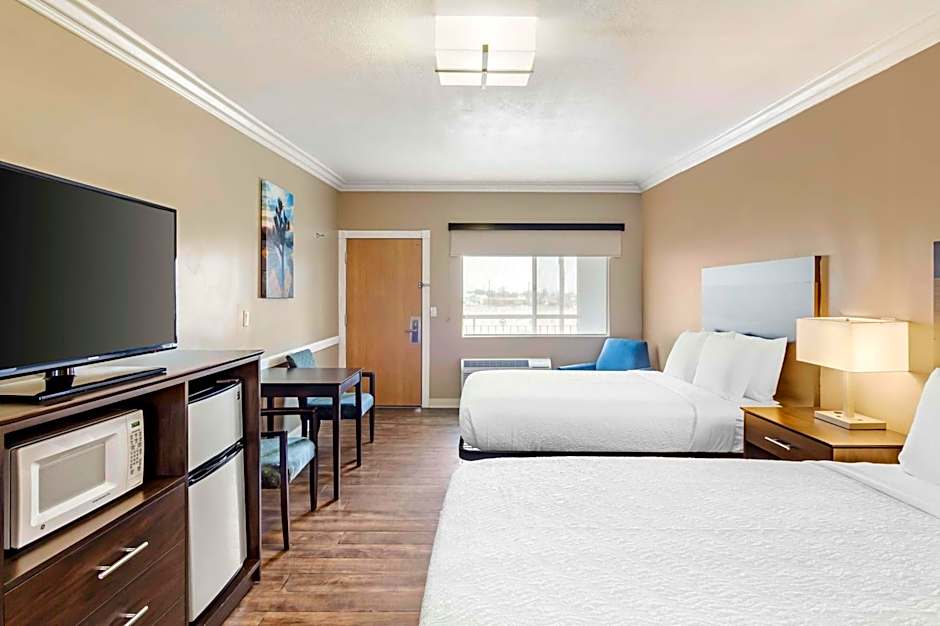 Best Western China Lake Inn