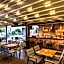 Elotis Suites