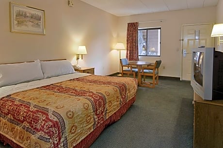 1 King Bed Mobility Accessible Room Smoking