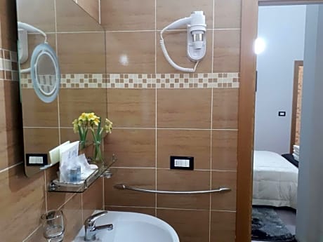 Economy Double Room with Private Bathroom