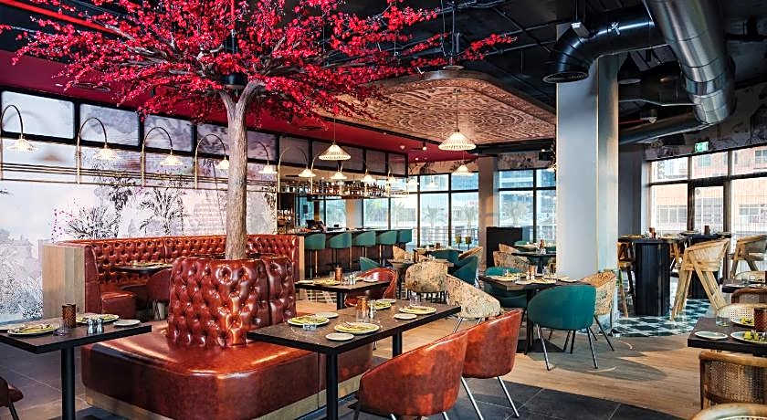 Movenpick Hotel Jumeirah Lakes Towers