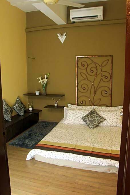 1 MINUTES TO TOWER SENTRAL INTAN HOMESTAY 6 ROOMS