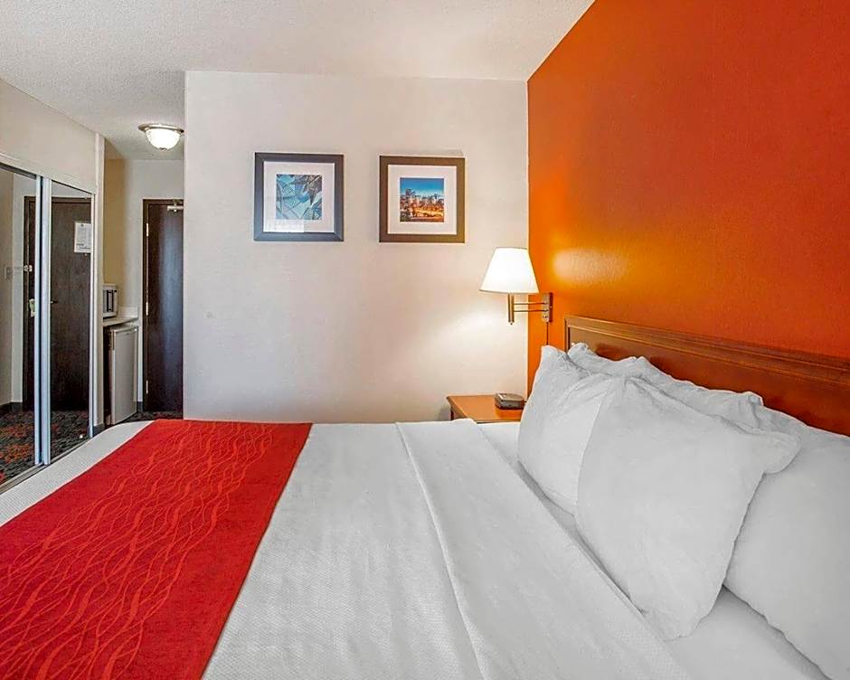 Comfort Inn & Suites Calgary - University