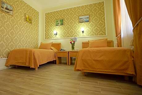 Standard Twin Room with Garden View