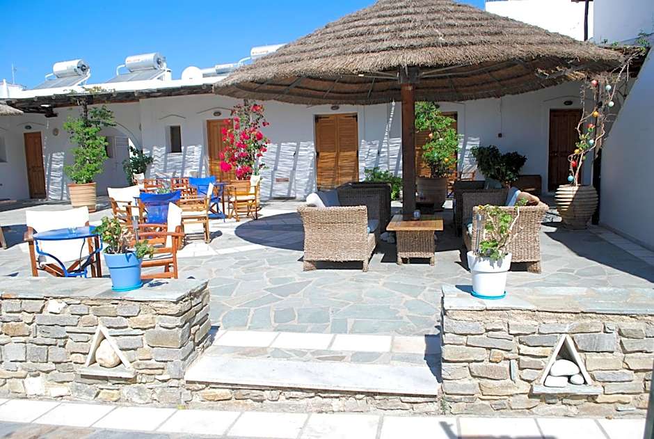 Siroco's Rooms And Studios