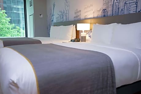 2 Queen Beds Hearing Accessible