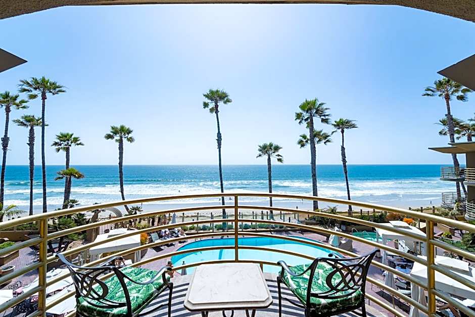 Pacific Terrace Hotel