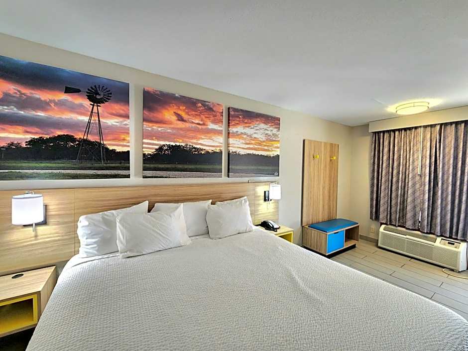 Days Inn by Wyndham McAllen