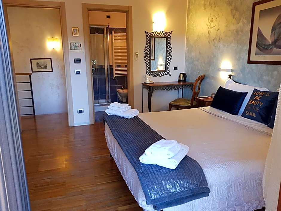 Aurelia Garden Gold B&B