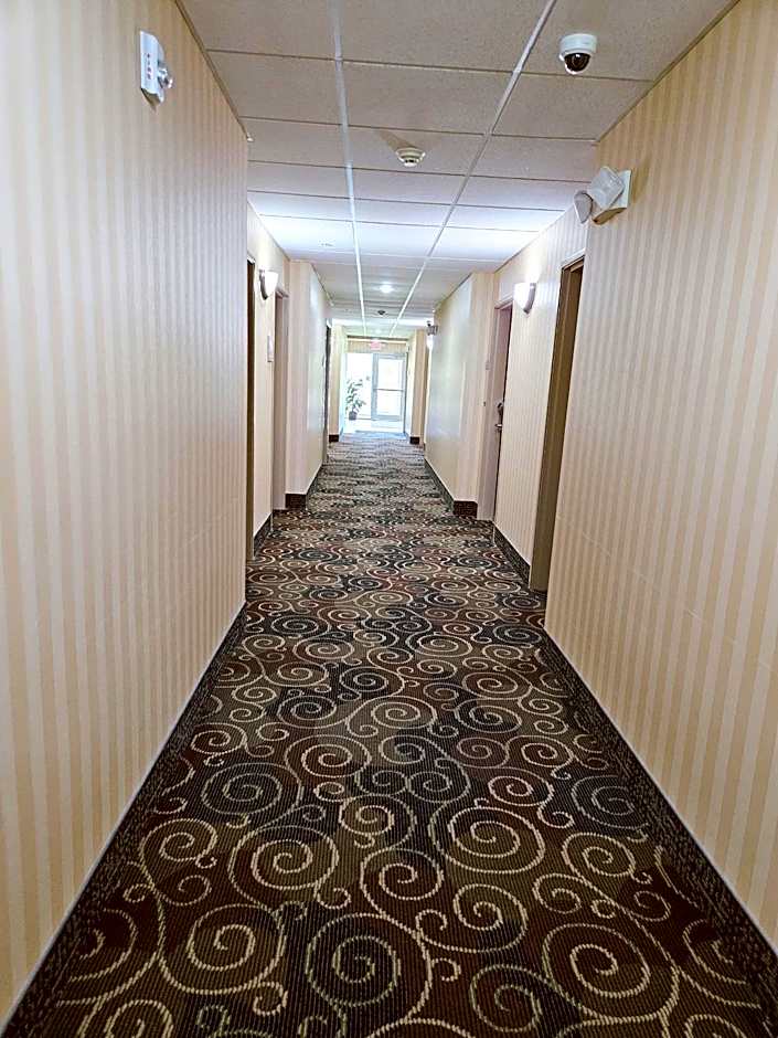 Cobblestone Inn & Suites - Bloomfield