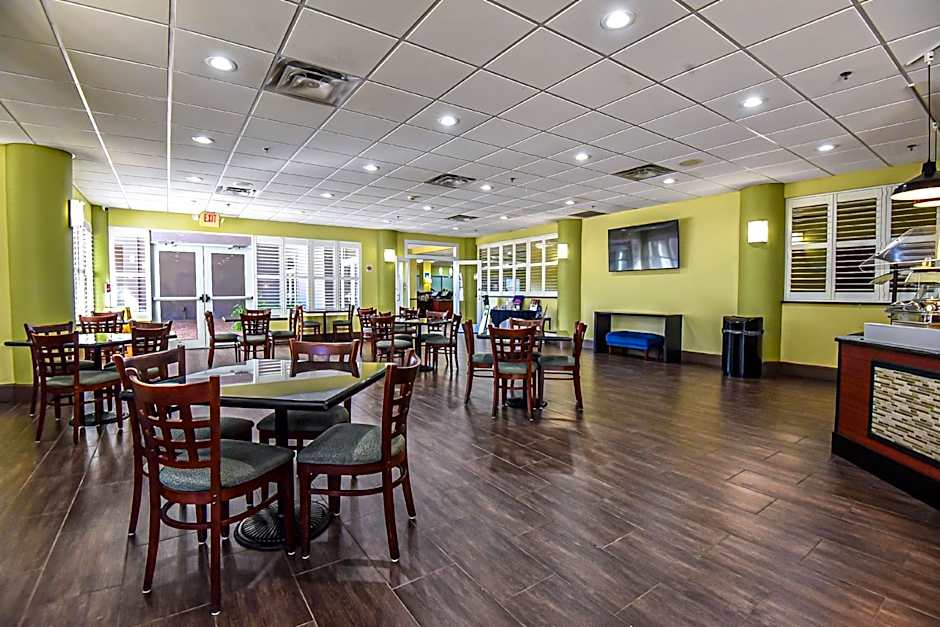 Holiday Inn Express & Suites Cocoa by IHG