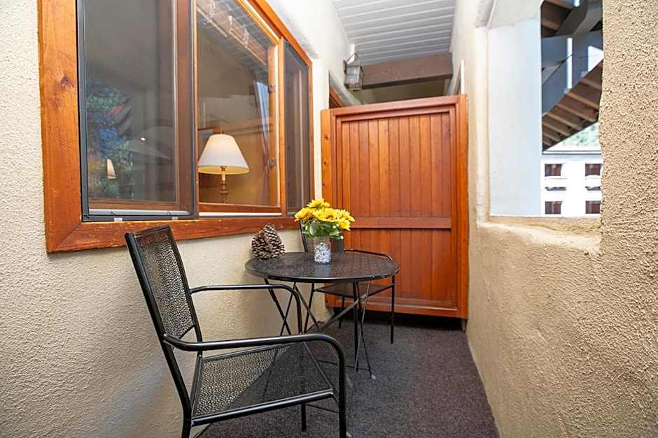 Olympic Village Inn Olympic Valley