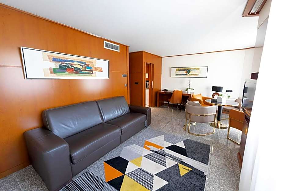 Goldstar Suites