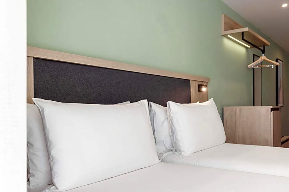 Hotel Levante St Julian's, Affiliated by Melia