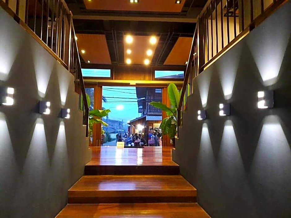 Chic Chiangkhan Hotel