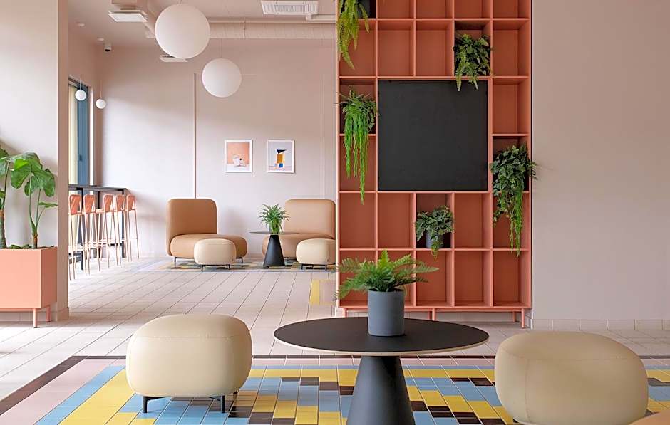 Hugo Apartment Hotel