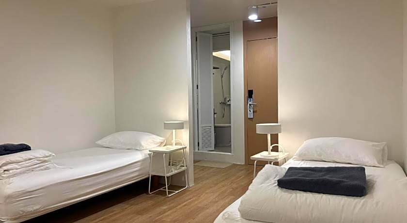 Monomer Hostel