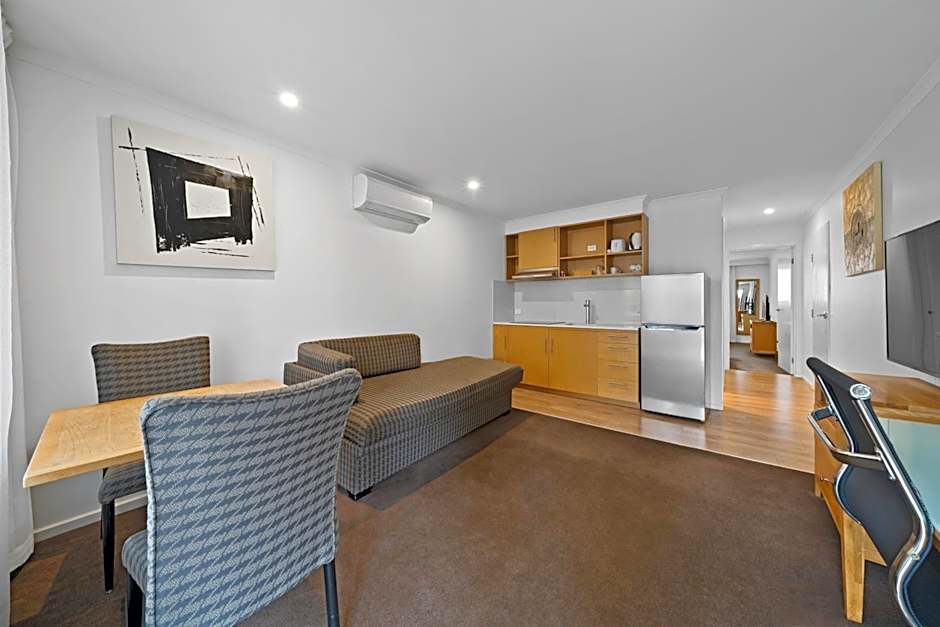 New Crossing Place Motel