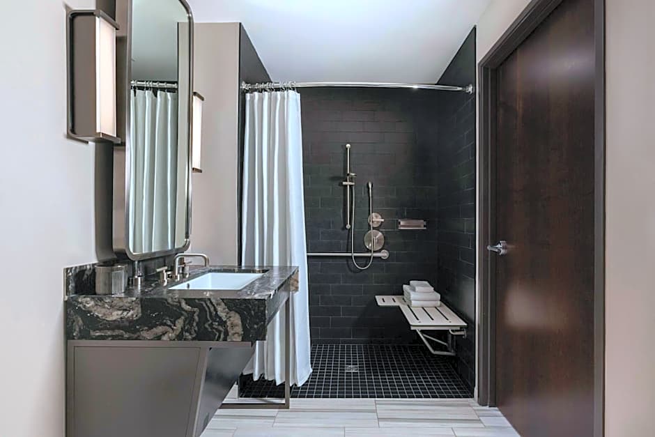 The Tess, Autograph Collection