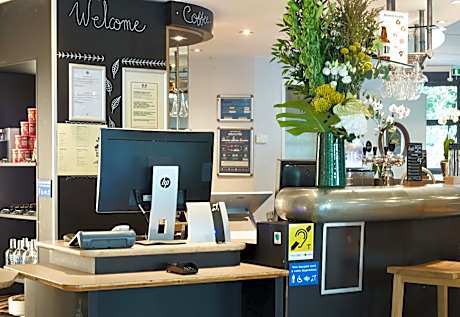 B&B HOTEL Velizy Est