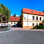 Hotel Selsky Dvur - Bohemian Village Courtyard