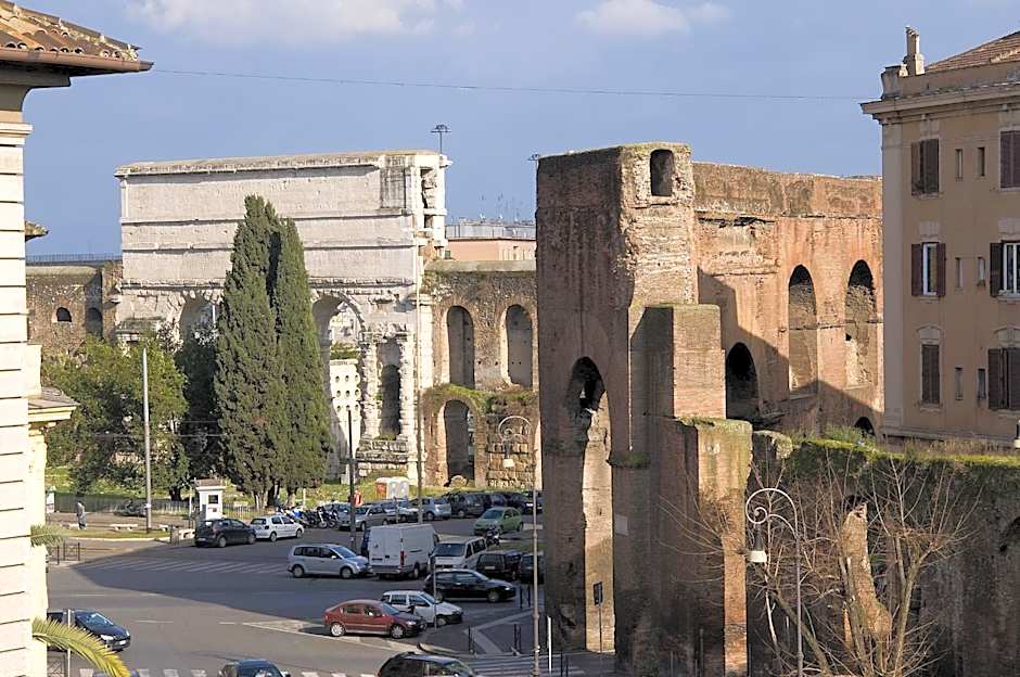 Hotel Emona Aquaeductus