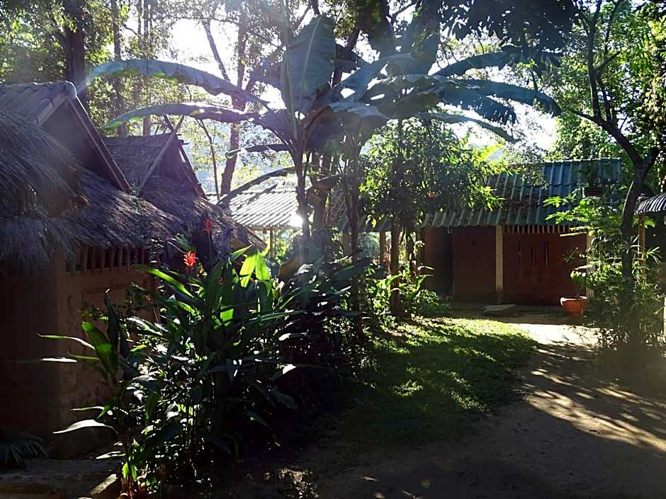 Hill Tribe Art House (Lahu & Akha Homestay)