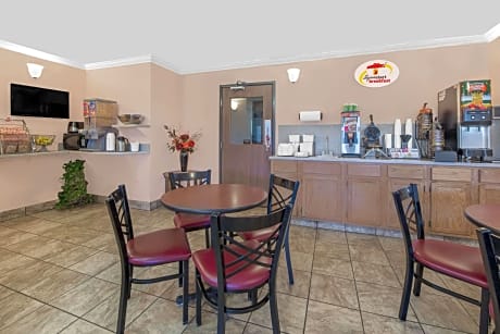 Super 8 by Wyndham Dalhart