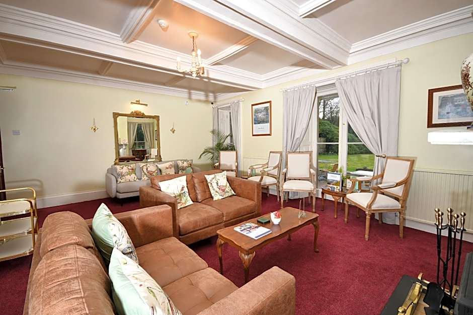 Lovelady Shield Hotel