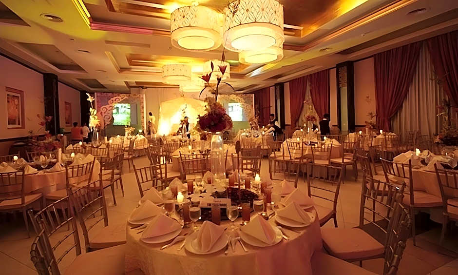 The Avenue Plaza Hotel