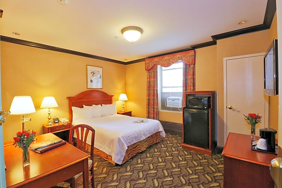 Hotel Newton (CLOSED) – New York, NY