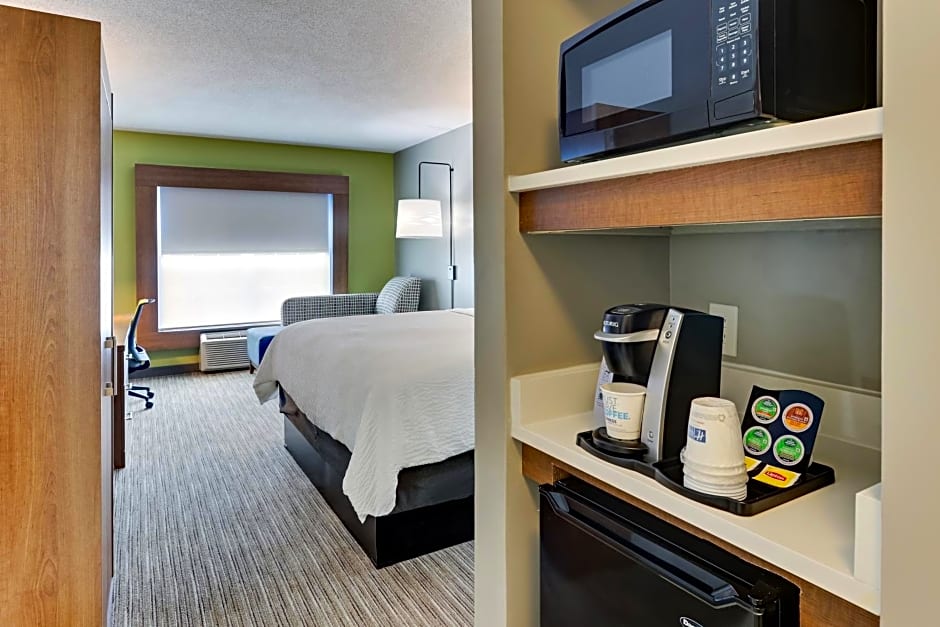 Holiday Inn Express Hotel And Suites Bad Axe