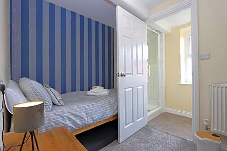 Single Room with Private Bathroom