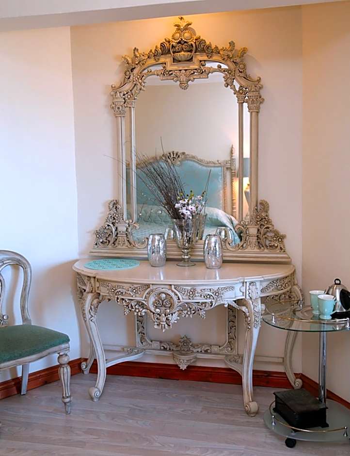 Misty Waves Boutique Hotel