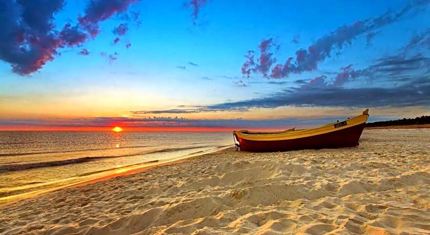 MARVEL Suite MOTEL& ABNB