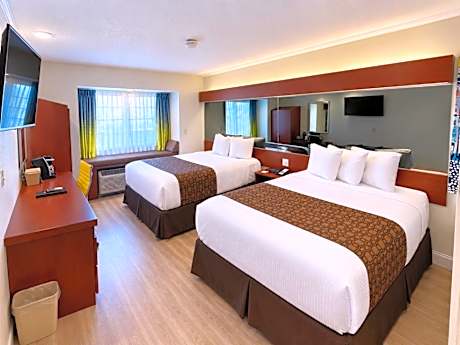 Deluxe Queen Room with Two Queen Beds - Disability Access - Non-Smoking