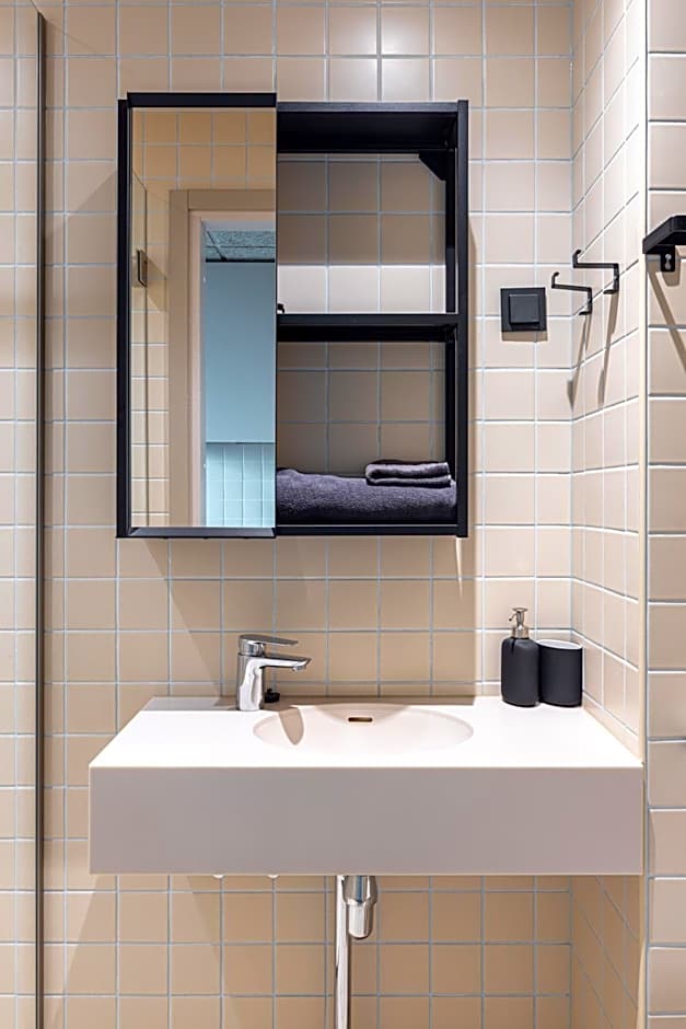 Hugo Apartment Hotel