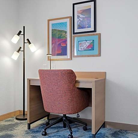 King Room - Hearing Access/Non-Smoking