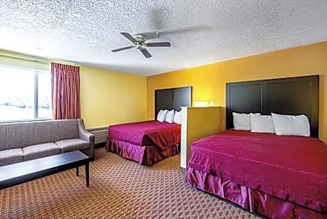 2 Queen Beds Nonsmoking