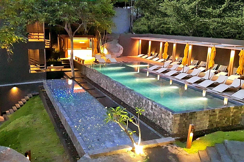 Beach Club By Haadtien